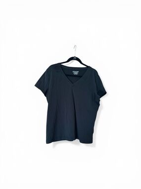 Chico's Classic Black V-Neck Short Sleeve Tee